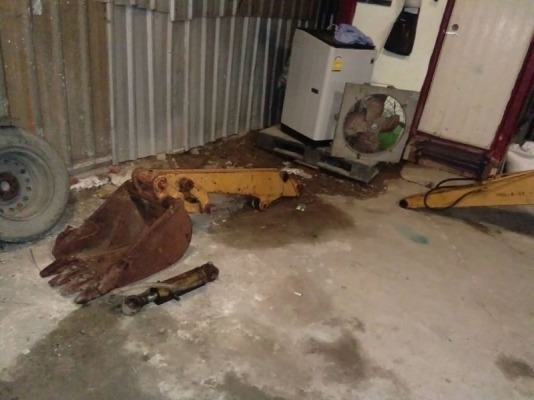 บูมแบคโฮเล็ก 30