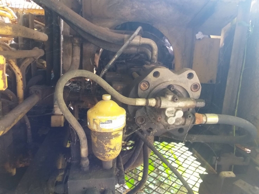 ขายด่วน แบ็คโคร CAT EL 240 สภาพพร้อมใช้งาน เครื่องปั้มดี โซ่ช่วงล่างสวย รถใช้งานปกติ เอกสารสัญญาซื้อขาย  สนใจสอบถาม 093 0764943  คุณ ตั้ม