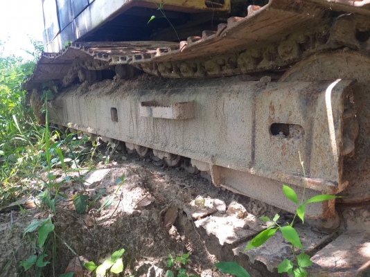 ขายด่วน แบ็คโคร CAT EL 240 สภาพพร้อมใช้งาน เครื่องปั้มดี โซ่ช่วงล่างสวย รถใช้งานปกติ เอกสารสัญญาซื้อขาย  สนใจสอบถาม 093 0764943  คุณ ตั้ม