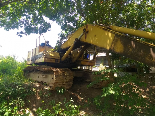 ขายด่วน แบ็คโคร CAT EL 240 สภาพพร้อมใช้งาน เครื่องปั้มดี โซ่ช่วงล่างสวย รถใช้งานปกติ เอกสารสัญญาซื้อขาย  สนใจสอบถาม 093 0764943  คุณ ตั้ม