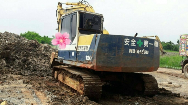 มี VDO ให้ชม. KOMATSU PC120-5 มีระบบไฟ ราคา 400000 มี VDO ให้ชม. KOMATSU PC120-5 มีระบบไฟ ราคา 400000