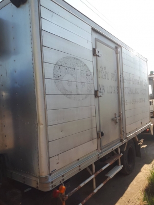 ต้องการขายรถ 6ล้อ NPR (ตู้เย็น)เจ้าของขายเอง