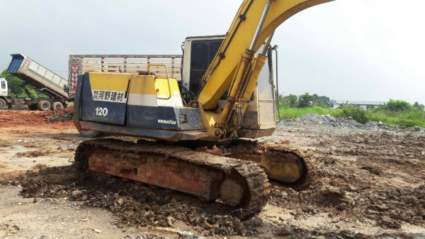 มี VDO ให้ชม.KOMATSU PC120-5 มีระบบไฟ ราคา 400000