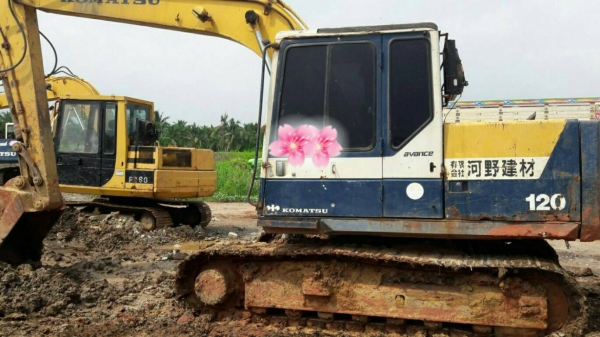 มี VDO ให้ชม.KOMATSU PC120-5 มีระบบไฟ ราคา 400000