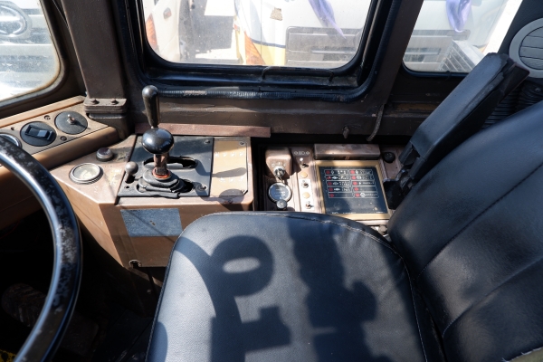 รถตักล้อยาง CAT963E / CAT963 มีทั้งหมด 3 คัน รถใช้เฉพาะในโรงงานน้ำตาล สภาพเดิม ๆ ราคาคันละ 1,400,000.- ราคายกทั้ง 3 คัน 4 ล้าน