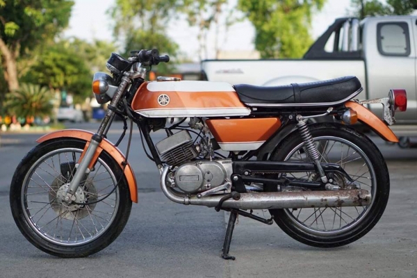 ร้าน วุฒิ นนบุรี ขาย Yamaha RD125cc. 1979