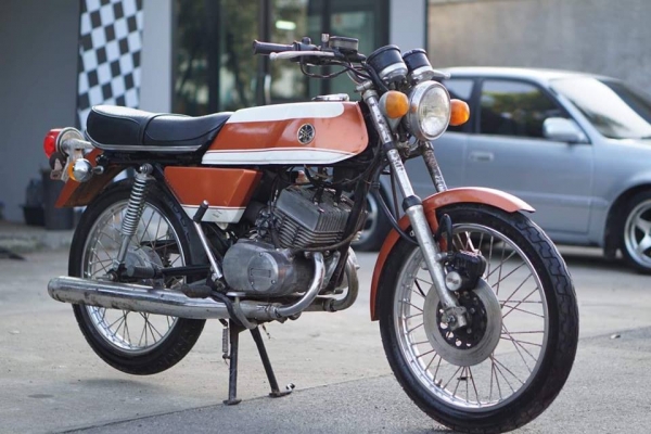 ร้าน วุฒิ นนบุรี ขาย Yamaha RD125cc. 1979
