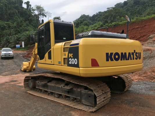 ขายรถแบคโฮ KOMATSU PC200-8MO ไมล์ 6156 ชม.ราคา 2000000