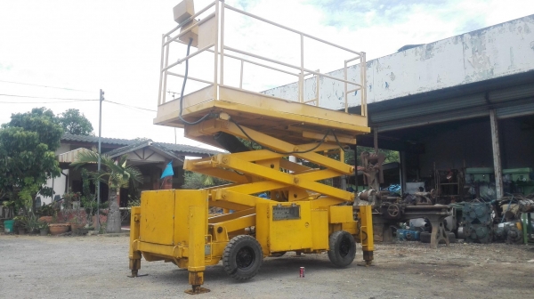 เอ็กลิฟท์ขากรรไกรเก่าญี่ปุ่น Made in JAPAN ยกสูง 6.2 m ถาด 130x250 cm รองรับน้ำหนัก 500 kg