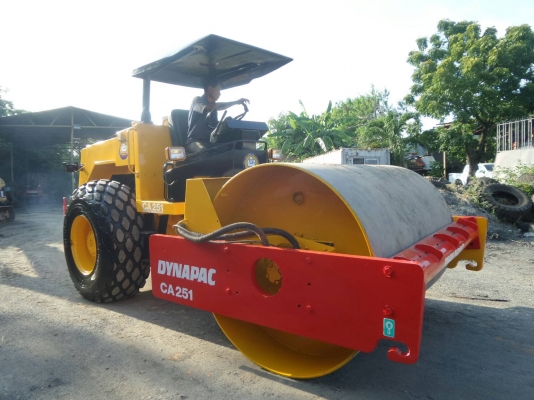 ขาย รถบด DYNAPAC CA251