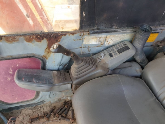 ขายรถแบคโค HITACHI EX200-3 เอกสารเล่มทะเบียน ราคา.450,000 ต่อรอง เครื่อง ปั้มแรง มูมฮาร์มสวย แอร์มี เอวมีขยับนิดหน่อย รถทำงานเร็ว ไฟฟ้าตัด สนใจรถไปทำงานราคาย้อมๆโทรเลยครับที่...081-3531946 ต่อ.บางนา &amp; ID-LINE รถอยู่ อ.นางรอง จ.บุรีรัมย์