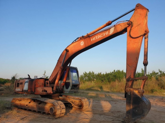 ขายรถแบคโค HITACHI EX200-3 เอกสารเล่มทะเบียน ราคา.450,000 ต่อรอง เครื่อง ปั้มแรง มูมฮาร์มสวย แอร์มี เอวมีขยับนิดหน่อย รถทำงานเร็ว ไฟฟ้าตัด สนใจรถไปทำงานราคาย้อมๆโทรเลยครับที่...081-3531946 ต่อ.บางนา &amp; ID-LINE รถอยู่ อ.นางรอง จ.บุรีรัมย์