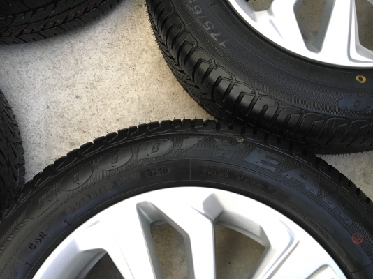 ล้อแม็กใหม่ยกห้าง Honda New JAZZ ขอบ 15 พร้อมยางป้ายแดง GoodYear 175-65-15 ปี 18 สวยกริ๊บ