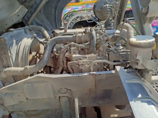 ขายค่ะ หัวคัชซี ISUZU 300 แรง ปี 58 รถ 2 เพลา