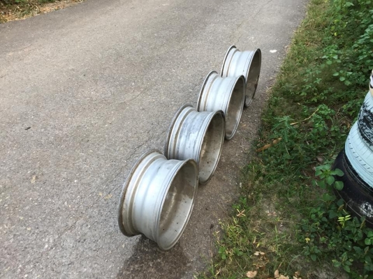 ขายล้อแม็ก ISUZU D-Max ขอบ 15  4 วง ราคา 3,000 บาท