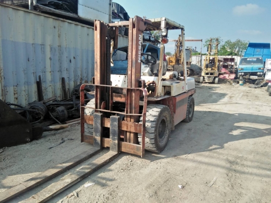 รถยก NISSAN 4 ตัน เก่านอก