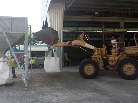 ขาย รถตักล้อยาง TCM 830 สภาพพร้อมใช้งาน ขาย รถตักล้อยาง TCM 830 สภาพพร้อมใช้งาน