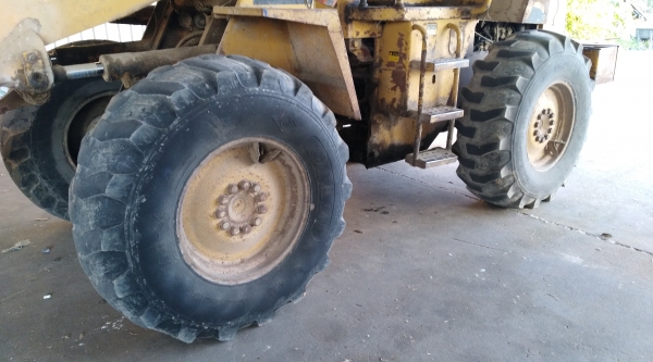 ขาย รถตักล้อยาง TCM 830 สภาพพร้อมใช้งาน ขาย รถตักล้อยาง TCM 830 สภาพพร้อมใช้งาน