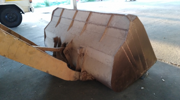 ขาย รถตักล้อยาง TCM 830 สภาพพร้อมใช้งาน ขาย รถตักล้อยาง TCM 830 สภาพพร้อมใช้งาน