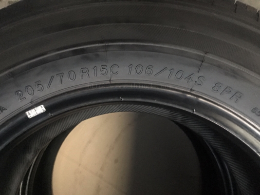 ยางกะบะ Bridgestone 215/70/R15c ปี17,205/70/R15c ปี15 ยางกะบะ Bridgestone 215/70/R15c ปี17,205/70/R15c ปี15