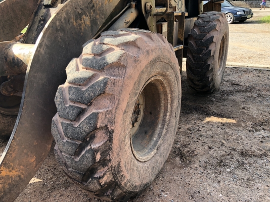 ขายรถตัก KOMATSU 510 กรองคู่ สภาพดี ใช้งานอยู่ทุกวัน สนใจโทร 081-970-1072