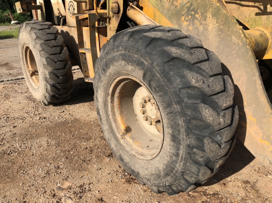 ขายรถตัก KOMATSU 510 กรองคู่ สภาพดี ใช้งานอยู่ทุกวัน สนใจโทร 081-970-1072