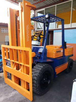 อาร์ ซี เอช  โฟรคลิฟท์  ขาย โตโยต้า รุ่น 5 ดีเซล 4 ตัน