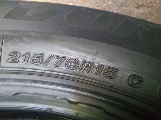 ยางบริสโตน215 70 ขอบ15ปี13-14 ดอกหนา ยังนิ่ม ไม่บวม
