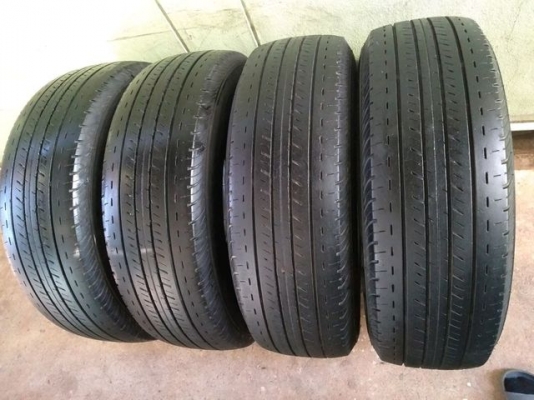 ยางบริสโตน215 70 ขอบ15ปี13-14 ดอกหนา ยังนิ่ม ไม่บวม