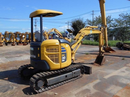 เปิดจองราคาพิเศษ KOMATSU PC 30MR-2 นำเข้าจากญี่ปุ่นโดยตรง ชั่วโมงทำงานน้อยมาก พร้อมลายแย๊ก โทร.086-303-9797 กู๋อ๋า