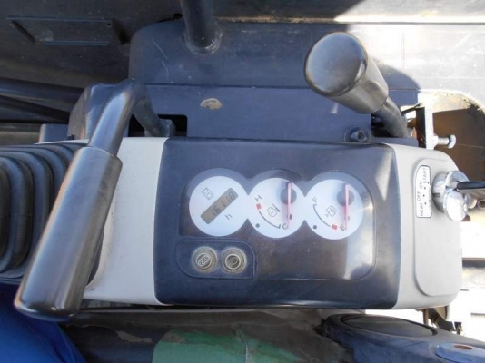 เปิดจองราคาพิเศษ KOMATSU PC 30MR-2 นำเข้าจากญี่ปุ่นโดยตรง ชั่วโมงทำงานน้อยมาก พร้อมลายแย๊ก โทร.086-303-9797 กู๋อ๋า