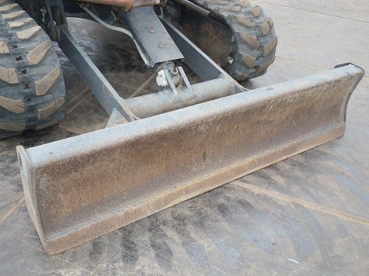 เปิดจองราคาพิเศษ KOMATSU PC 30MR-3 นำเข้าจากญี่ปุ่นโดยตรง ชั่วโมงทำงานน้อย พร้อมตู้เก๋งสวยๆ โทร.086-303-9797 กู๋อ๋า