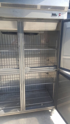 ตู้แช่แข็ง-20 4ประตูจำนวน1ตู้ราคา20,000บาท