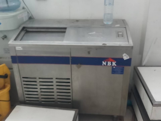 เครื่องทำน้ำแข็งเกร็ด108กิโล/วันราคา12,000บาท