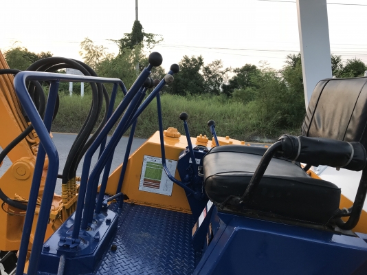 Komatsu Pc20-3สภาพดีเก่าญี่ปุ่น มีใบอินวอยไม่เคยใช้ในไทย Komatsu Pc20-3สภาพดีเก่าญี่ปุ่น มีใบอินวอยไม่เคยใช้ในไทย