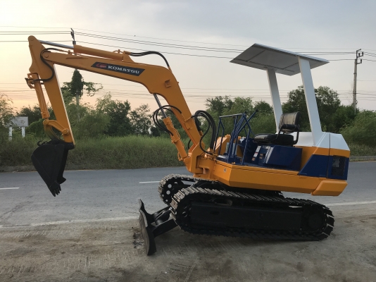 Komatsu Pc20-3สภาพดีเก่าญี่ปุ่น มีใบอินวอยไม่เคยใช้ในไทย