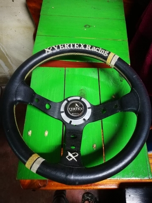 พวงมาลัยเเต่ง VERTEX