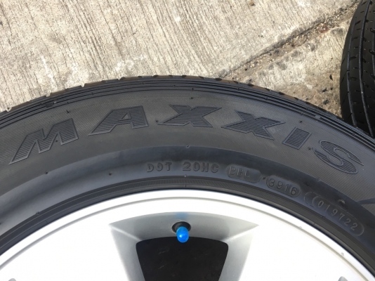 ล้อแม็ก Toyota Vigo Champ ขอบ 16 พร้อมยาง 215-65-16 ปลายปี 16 แม็กสภาพดี ดอกยางหนา