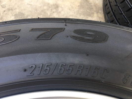 ล้อแม็ก Toyota Vigo Champ ขอบ 16 พร้อมยาง 215-65-16 ปลายปี 16 แม็กสภาพดี ดอกยางหนา