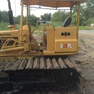 # ขายรถแทร็กเตอร์D2-5 PL รถพร้อมใช้งาน เครื่องดี ช่วงล่างดี ใบแทร็กสวย ราคาต่อรองคุยกันได้ โทร0616613023 แพรว