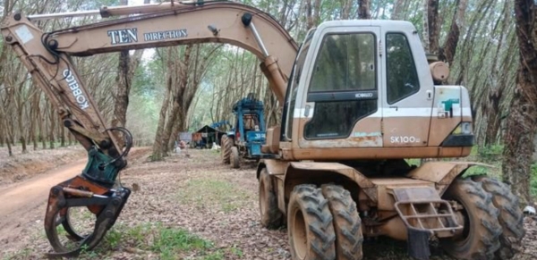 ขาย!! >>> Kobelco Sk100WMark3 ล้อยางติดปากคีบ พร้อมใช้งาน <<< เบอร์ติดต่อ 098-7155789 086-4631102
