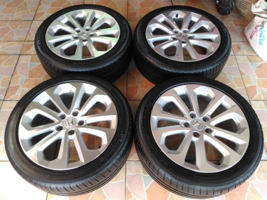 ล้อแม็ก Honda Accord G9 ขอบ 18 พร้อมยาง Michelin Pilot Sport3  235 45 18 ผลิตปี 2017 สภาพโดยรวมสวยทั้งล้อทั้งยาง ขายถูกๆ ทั้งชุด 25900.- *** ใส่ฟรี รับเทิร์น รับบัตรเครดิตทุกธนาคาร ส่งทั่วไทย