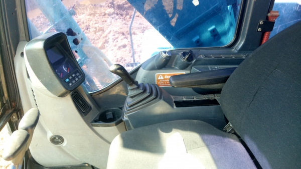 ขายๆๆYN11 SUPPER. สภาพสวยมาก 1หมื่นกว่าชม.ตักดินใว่สิบล้ออย่างเดี๋ยวไม่เคยลุยงานหนัก ราคาเบาๆ????1,295,000บาท????เงินสดลดได้ครับ (โทร)???? (line)084-3923995 (/)085-6842587 ดูรถ จ.อุดร