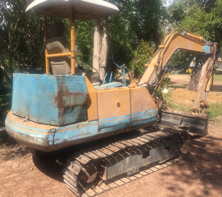 KOMATSU PC 30-5 รถสภาพดีใช้งานได้เลยครับ เครื่องเดิมปั๊มเดิมๆ ช่วงล่างแน่นดี เอกสารสัญญาซื้อขาย ราคาต่อรองได้ครับ