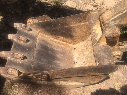 KOMATSU PC 30-5 รถสภาพดีใช้งานได้เลยครับ เครื่องเดิมปั๊มเดิมๆ ช่วงล่างแน่นดี เอกสารสัญญาซื้อขาย ราคาต่อรองได้ครับ