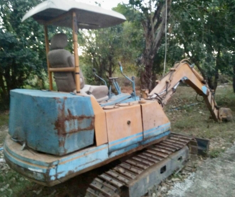 KOMATSU PC 30-5 รถสภาพดีใช้งานได้เลยครับ เครื่องเดิมปั๊มเดิมๆ ช่วงล่างแน่นดี เอกสารสัญญาซื้อขาย ราคาต่อรองได้ครับ