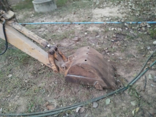 KOMATSU PC 30-5 รถสภาพดีใช้งานได้เลยครับ เครื่องเดิมปั๊มเดิมๆ ช่วงล่างแน่นดี เอกสารสัญญาซื้อขาย ราคาต่อรองได้ครับ