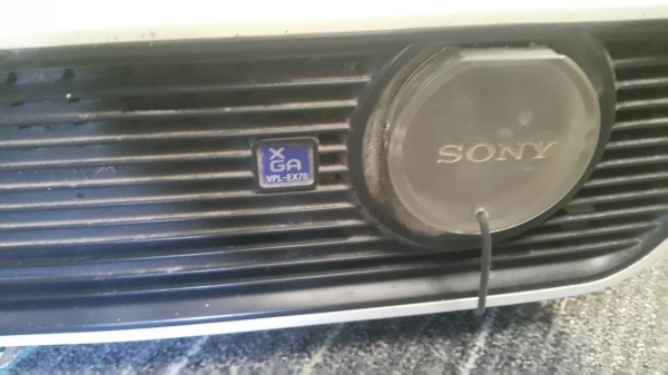โปรเจคเตอร์ Sony ex70 เครื่องใช้งานปกติ หลอดภาพเสีย