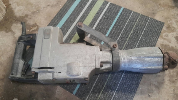 ขายเป็นอะไหล่ makita hm1301 แท้ ขายเป็นอะไหล่ makita hm1301 แท้