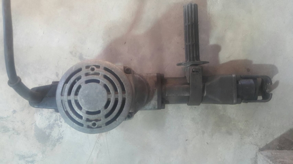 สกัตคอนกรีต makita hm1201 แท้ สกัตคอนกรีต makita hm1201 แท้